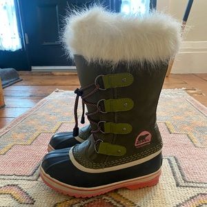 Girls Joan of Arctic Fur Trim Suede Snow Boots
